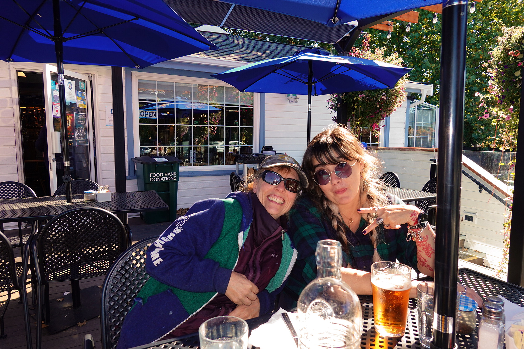 At the Bleue-Moon Cafe